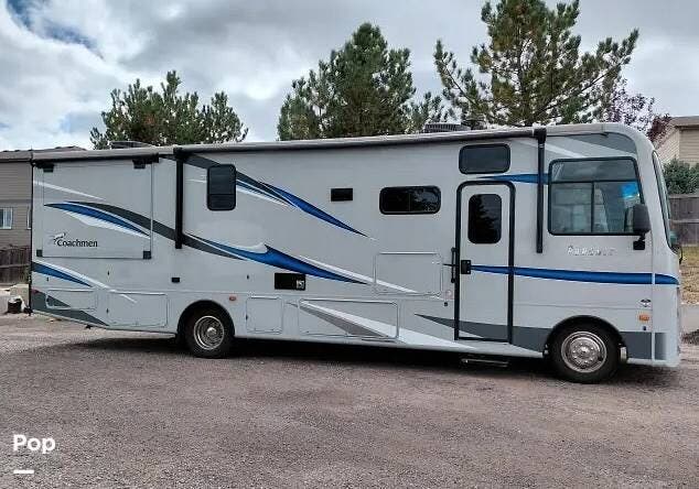 2022 Coachmen Pursuit 31TSP - Used Class A For Sale by Pop RVs in Parker, Colorado features Slideout, Air Conditioning, Generator, Awning, Leveling Jacks