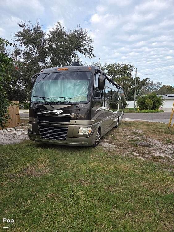 2012 Thor Motor Coach Serrano 34M - Used Diesel Pusher For Sale by Pop RVs in St Petersburg, Florida features Air Conditioning, Slideout, Leveling Jacks