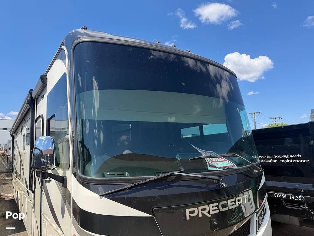 2021 Jayco Precept 34G - Used Class A For Sale by Pop RVs in Wood-ridge, New Jersey features Slideout, Awning, Leveling Jacks, Generator, Air Conditioning