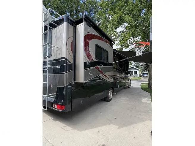 2008 SuperNova 6372 by Gulf Stream from Pop RVs in Pontiac, Illinois