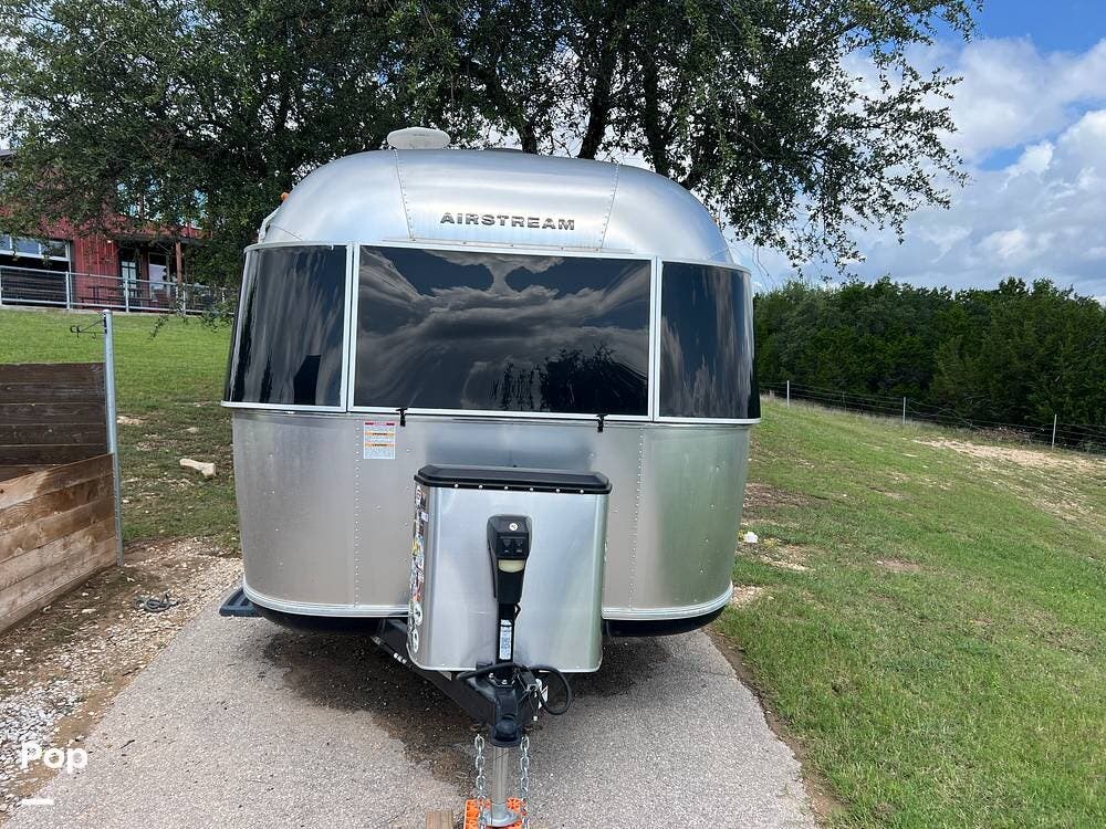 2021 Airstream Bambi 16RB - Used Travel Trailer For Sale by Pop RVs in Dripping Springs, Texas features Air Conditioning, Awning
