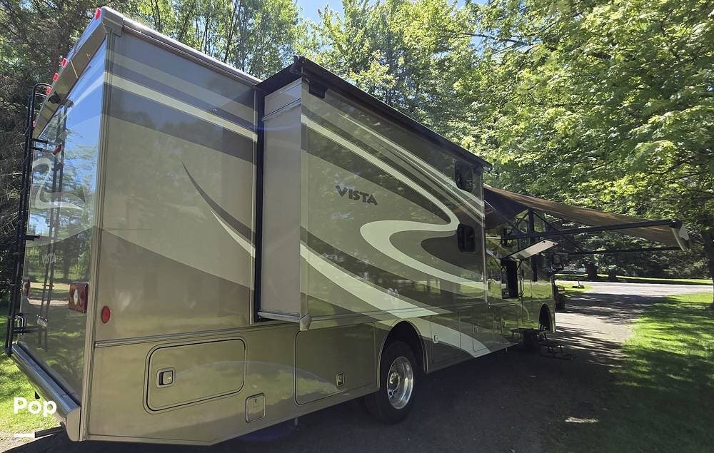 2015 Vista 35B by Winnebago from Pop RVs in Oakwood, Ohio