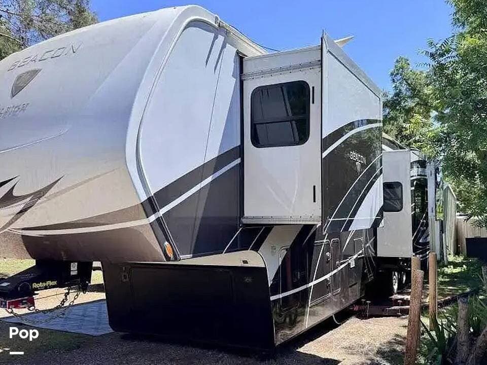 2022 Beacon 42RKB by Vanleigh from Pop RVs in Santa Maria, California