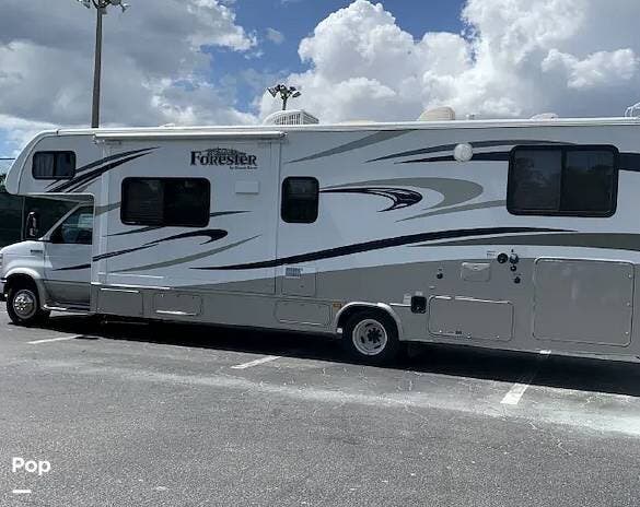 2014 Forest River Forester 3171DS - Used Class C For Sale by Pop RVs in Fort Myers, Florida features Slideout