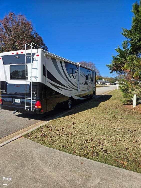 2009 Vision (by Coachmen) 3540DS by Freedom from Pop RVs in Winder, Georgia