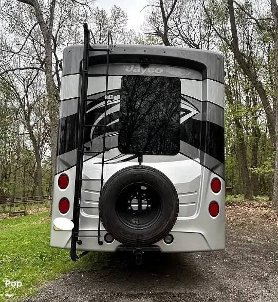 2021 Jayco Seneca 37L - Used Super C For Sale by Pop RVs in Evans City, Pennsylvania features Slideout