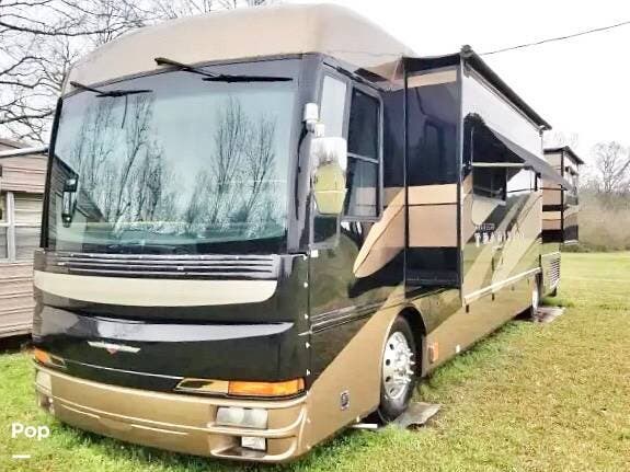 2005 Fleetwood American Tradition 40W - Used Diesel Pusher For Sale by Pop RVs in Pinetta, Florida features Generator, Air Conditioning, Slideout, Awning, Leveling Jacks