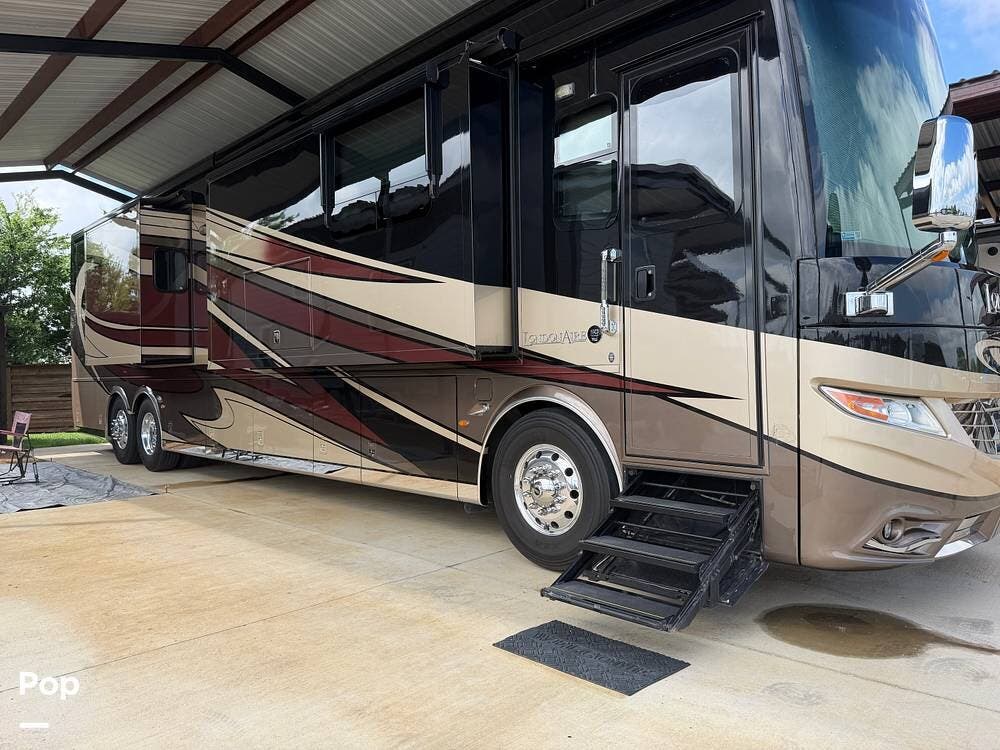 2018 Newmar London Aire 4553 - Used Diesel Pusher For Sale by Pop RVs in Princeton, Texas features Leveling Jacks, Generator, Air Conditioning, Awning, Slideout