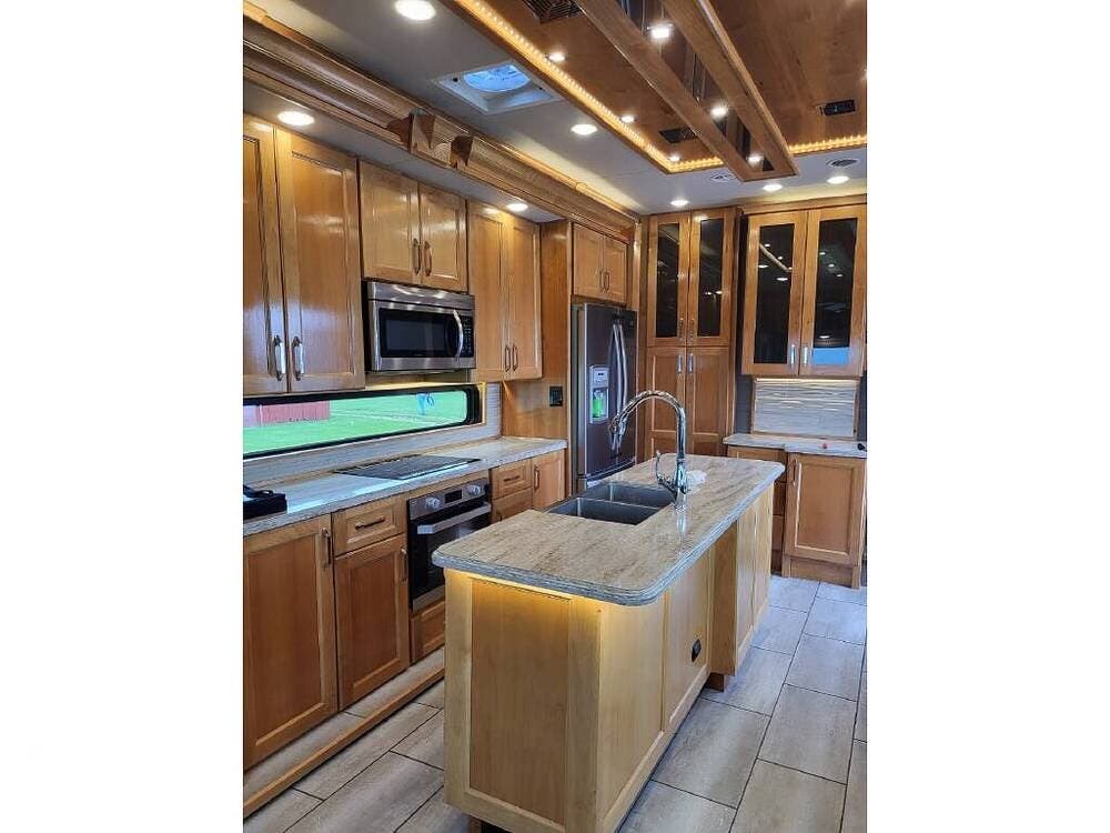 Used 2020 Vanleigh Beacon 39RLB available in Mexico, Missouri