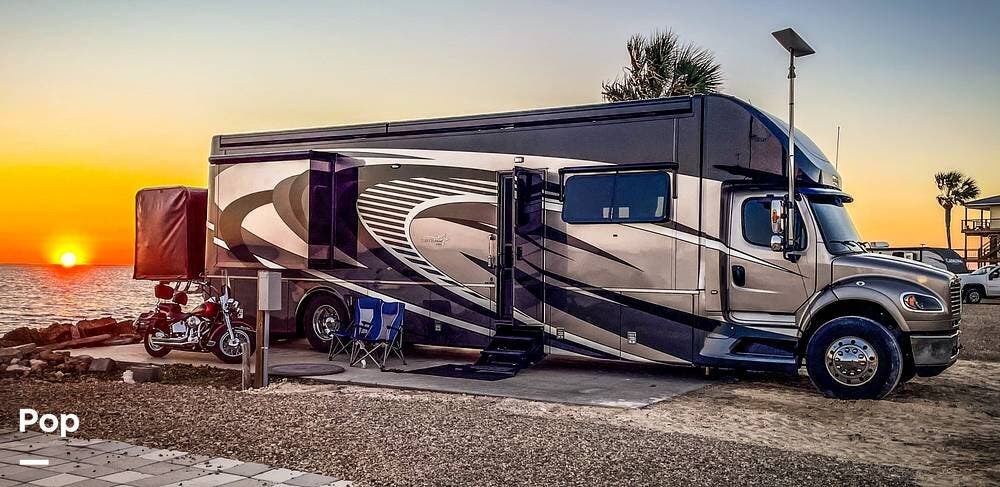2020 Super Star M-4058 Freightliner by Newmar from Pop RVs in Bloomer, Wisconsin