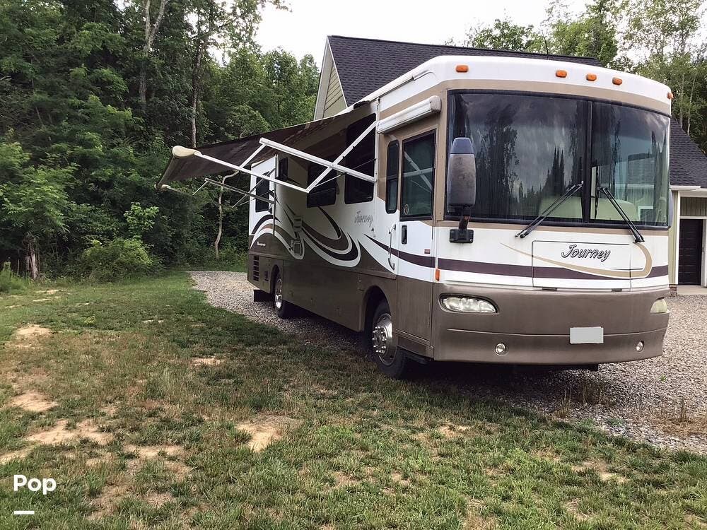 2005 Winnebago Journey 34H - Used Diesel Pusher For Sale by Pop RVs in Mineral, Virginia features Slideout, Awning, Generator, Leveling Jacks, Air Conditioning