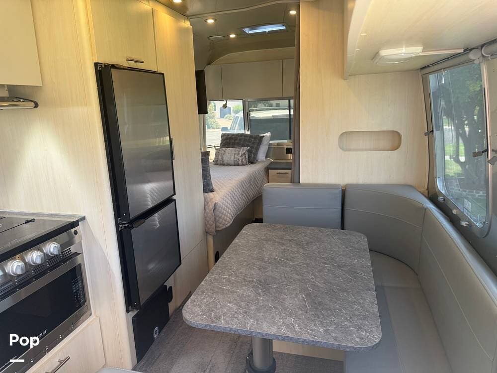 2023 Airstream Flying Cloud 23FB - Used Travel Trailer For Sale by Pop RVs in Scottsdale, Arizona features Leveling Jacks, Air Conditioning, Awning