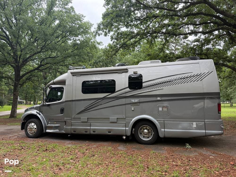 2007 Dynamax Corp DynaQuest 260ST - Used Super C For Sale by Pop RVs in Hawkins, Texas features Air Conditioning, Slideout, Generator, Leveling Jacks, Awning