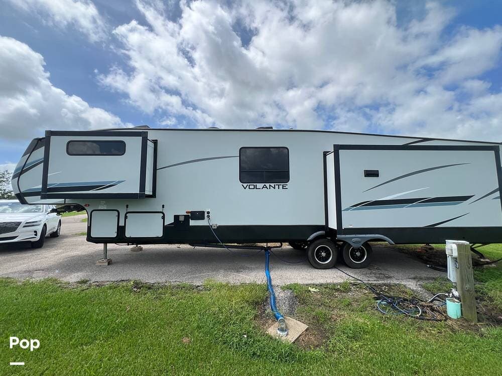 Used 2021 CrossRoads Volante 370BR available in Angleton, Texas