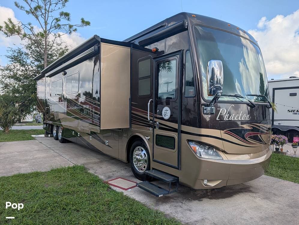 Used 2014 Tiffin Phaeton 42LH available in Clermont, Florida