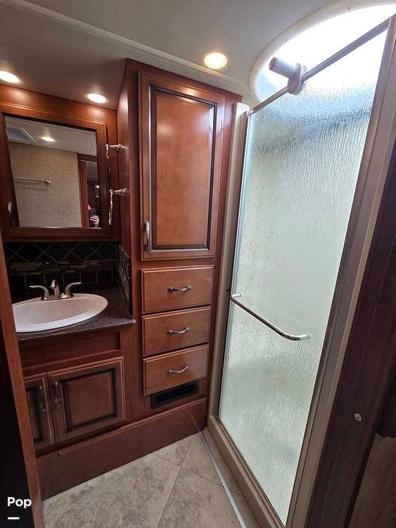 2015 Fleetwood Expedition 38K - Used Diesel Pusher For Sale by Pop RVs in Lititz, Pennsylvania features Slideout