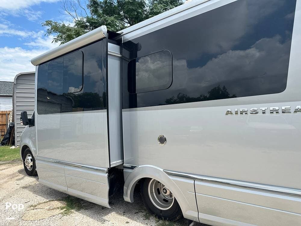2023 Atlas Murphy Suite by Airstream from Pop RVs in San Antonio, Texas