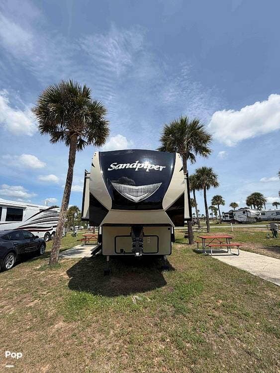 2018 Forest River Sandpiper 38FKOK - Used Fifth Wheel For Sale by Pop RVs in Davenport, Florida features Slideout