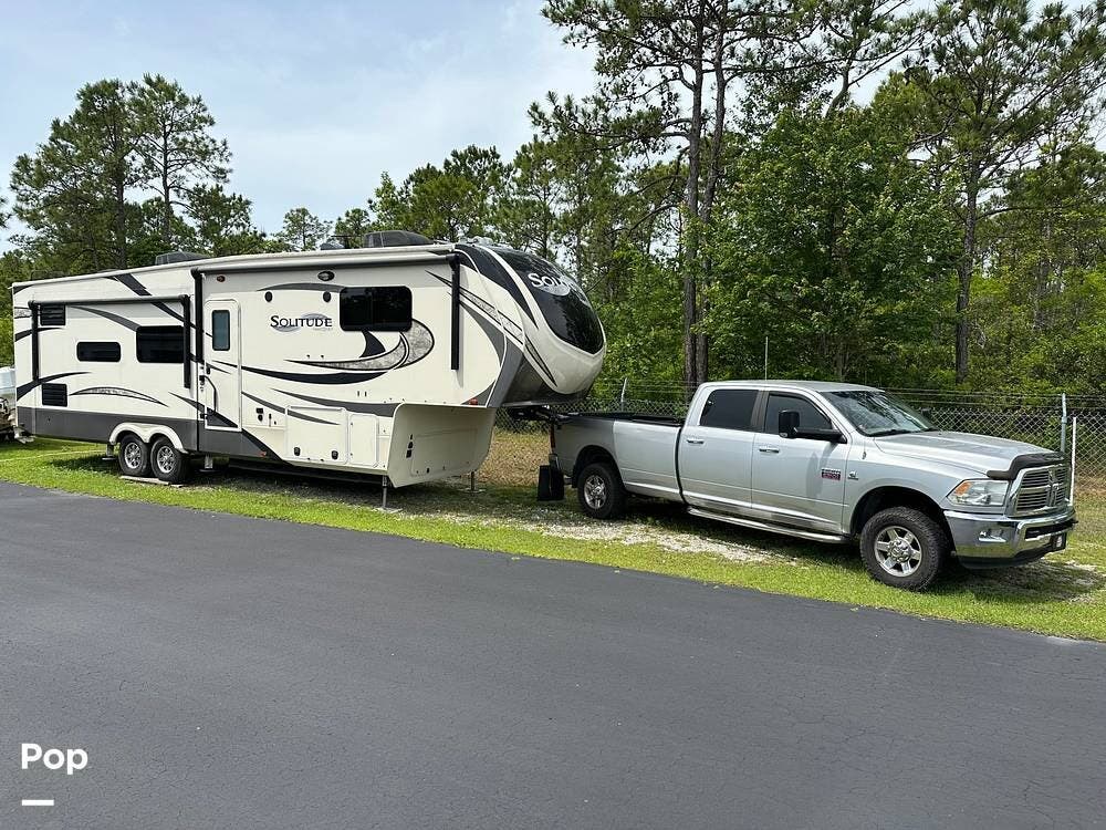2018 Grand Design Solitude 344GK - Used Fifth Wheel For Sale by Pop RVs in Sneads Ferry, North Carolina features Leveling Jacks, Slideout, Awning, Air Conditioning