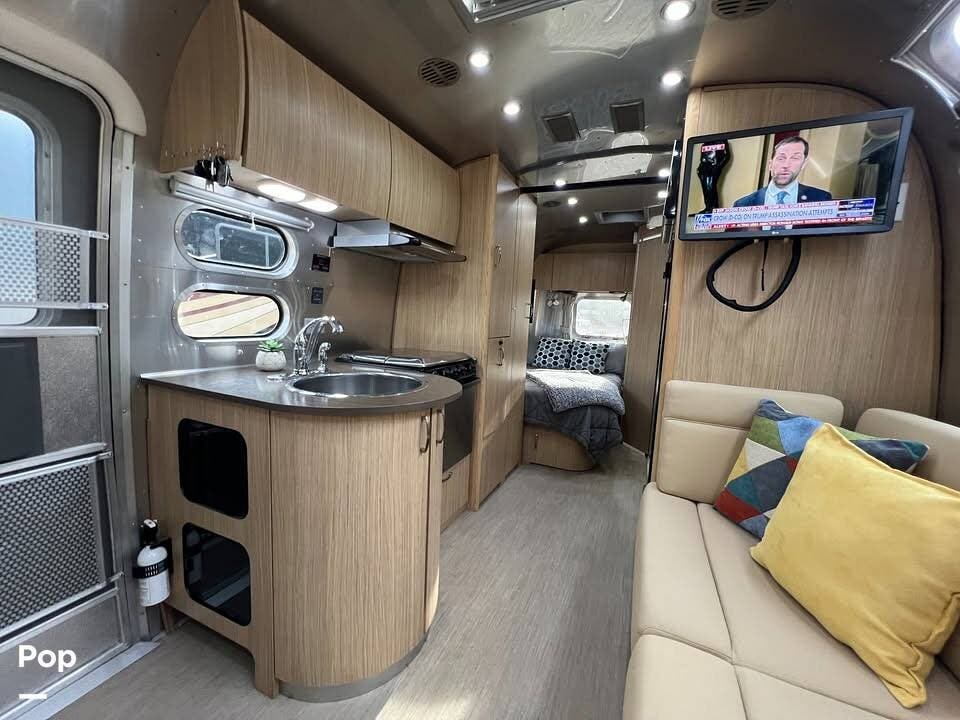 2017 Flying Cloud 23d by Airstream from Pop RVs in Montgomery, Texas