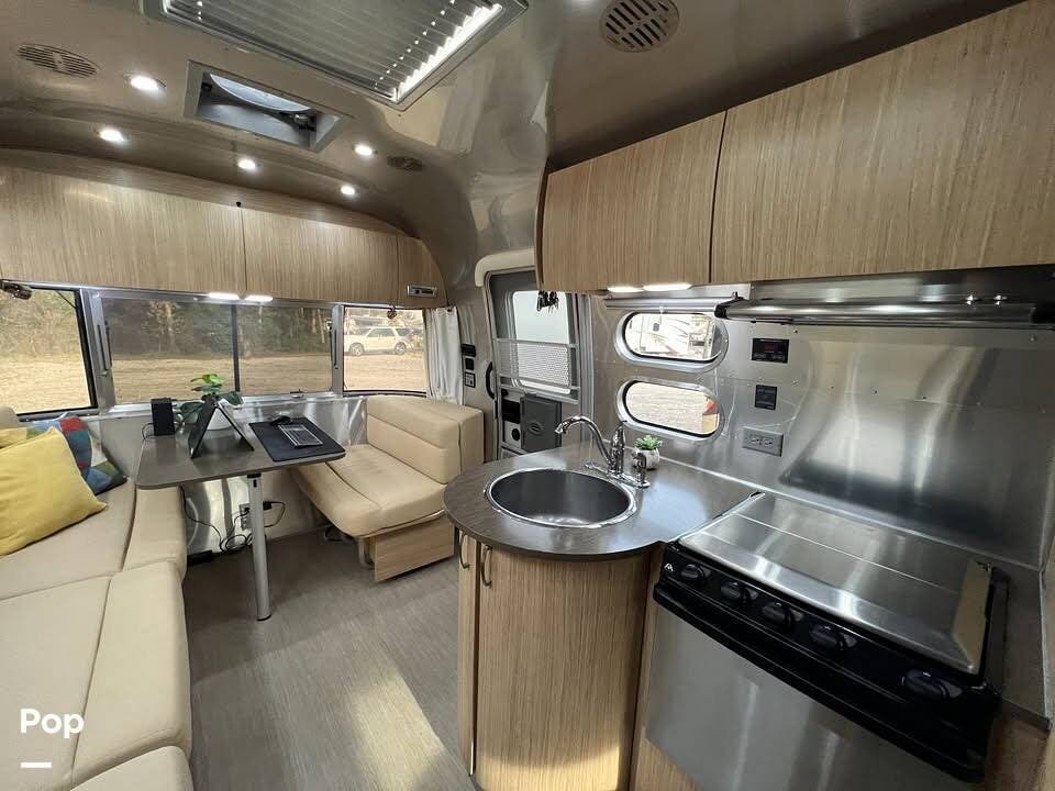 2017 Airstream Flying Cloud 23d - Used Travel Trailer For Sale by Pop RVs in Montgomery, Texas features Air Conditioning, Awning, Leveling Jacks