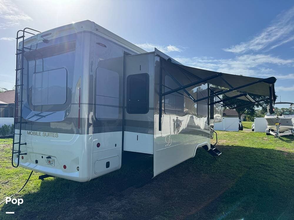 2021 Mobile Suites 40KSSB4 by DRV from Pop RVs in Port Charlotte, Florida