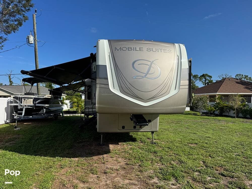 2021 DRV Mobile Suites 40KSSB4 - Used Fifth Wheel For Sale by Pop RVs in Port Charlotte, Florida features Awning, Leveling Jacks, Slideout, Air Conditioning