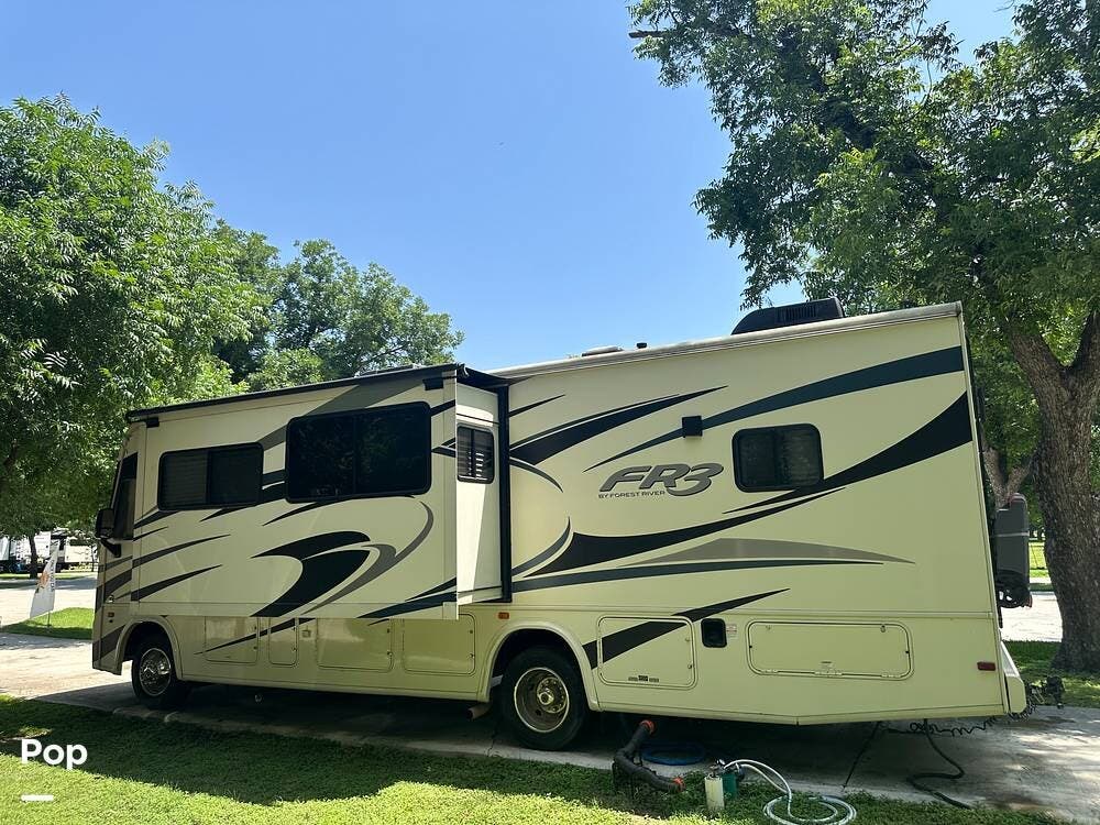 2020 Forest River FR3 30DS - Used Class A For Sale by Pop RVs in Ingram, Texas features Air Conditioning, Awning, Generator, Slideout