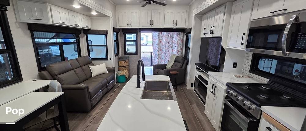 2025 K-Z Durango Gold 358RPQ - Used Fifth Wheel For Sale by Pop RVs in Greenville, Texas features Awning, Leveling Jacks, Air Conditioning, Slideout