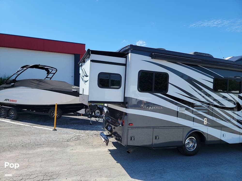 Used 2018 Tiffin Wayfarer 24QW available in Ooltewah, Tennessee