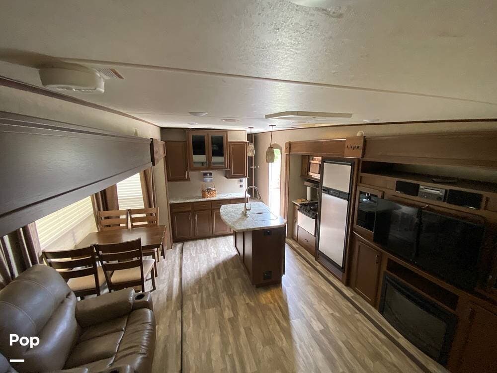 2018 Light 291RLS by Highland Ridge from Pop RVs in Kenton, Ohio