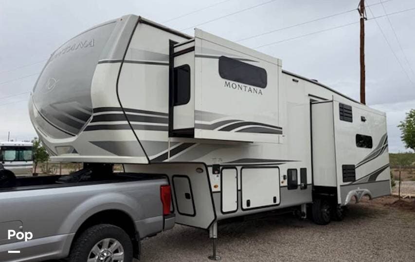 2023 Keystone Montana 3123RL - Used Fifth Wheel For Sale by Pop RVs in Alamogordo, New Mexico features Air Conditioning, Awning, Slideout