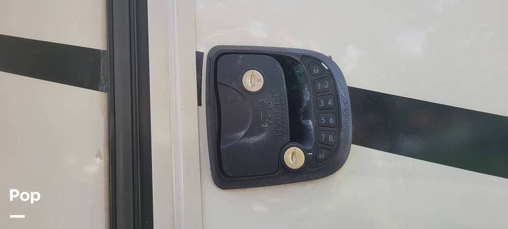 2021 CrossRoads Cameo 3891mk - Used Fifth Wheel For Sale by Pop RVs in Saint Petersburg, Florida features Slideout