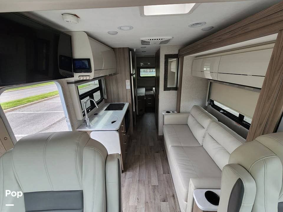 2025 Thor Motor Coach Vegas 24.1 - Used Class A For Sale by Pop RVs in Robbinsville, New Jersey features Slideout