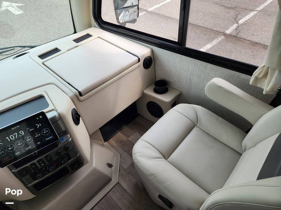 2025 Vegas 24.1 by Thor Motor Coach from Pop RVs in Robbinsville, New Jersey