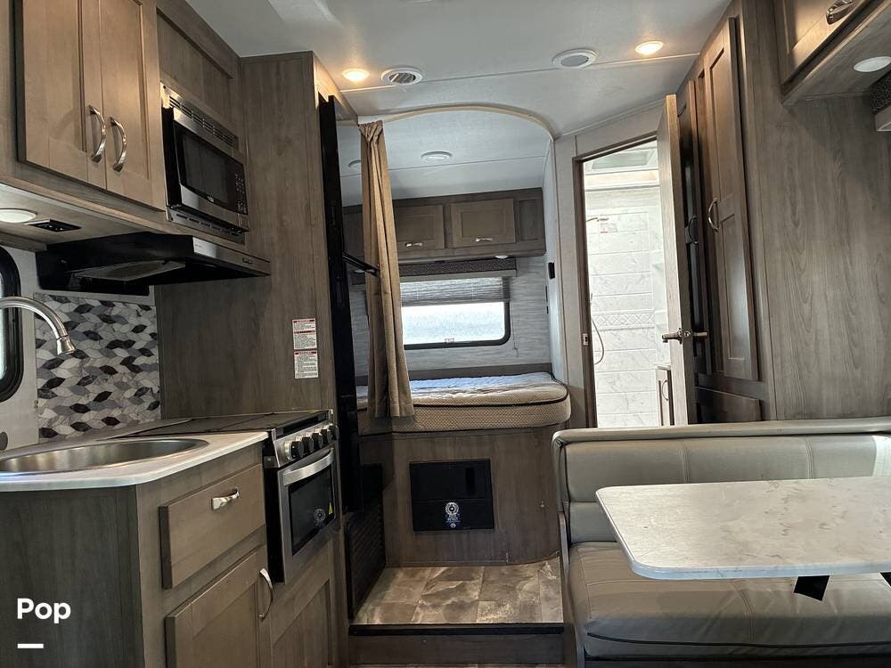 2024 Gulf Stream Conquest 6237LE - Used Class C For Sale by Pop RVs in Union City, California features Awning, Generator, Air Conditioning