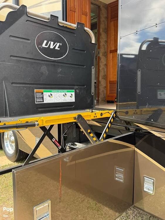 Used 2016 Newmar Ventana 4311 available in Myakka City, Florida