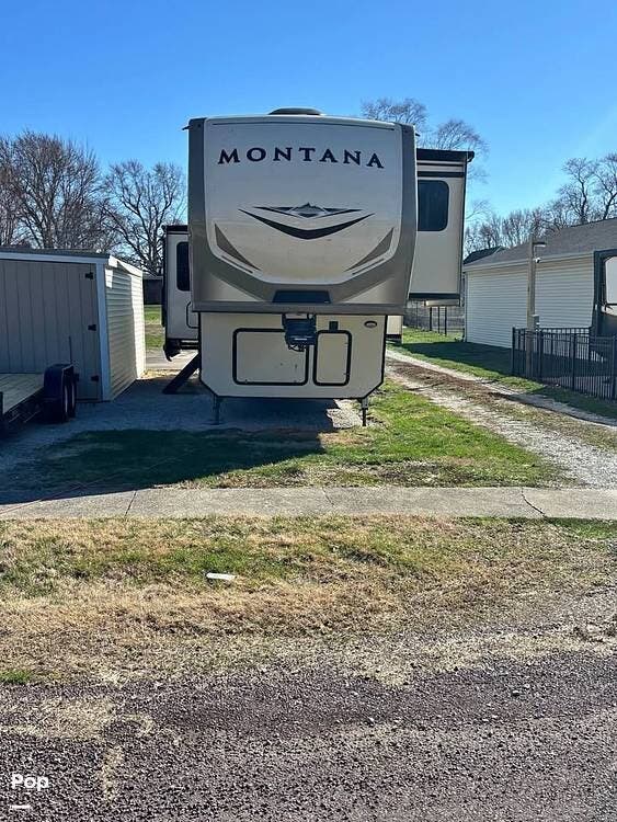 Used 2019 Keystone Montana 3855BR available in Divernon, Illinois