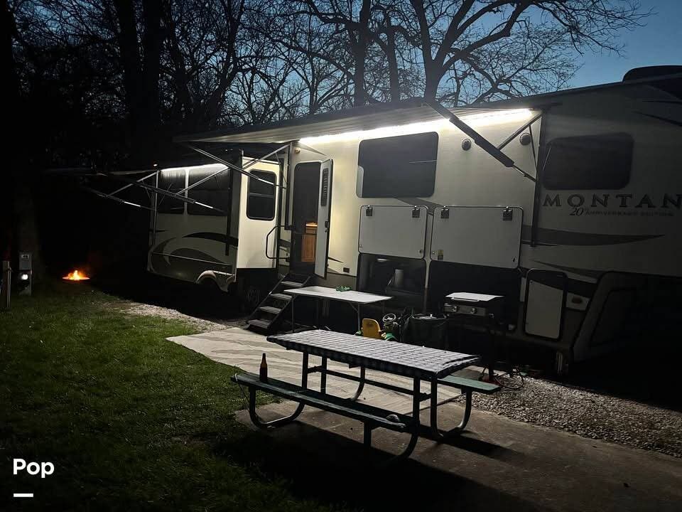 2019 Montana 3855BR by Keystone from Pop RVs in Divernon, Illinois