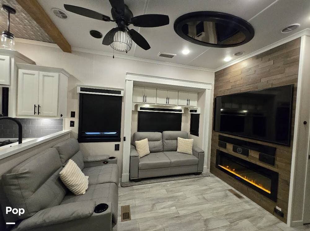 2022 Forest River RiverStone Legacy 39RKFB - Used Fifth Wheel For Sale by Pop RVs in Orlando, Florida features Slideout