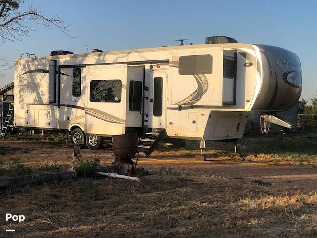 2018 Forest River Palomino 389 FL - Used Fifth Wheel For Sale by Pop RVs in Portales, New Mexico features Slideout, Awning, Air Conditioning, Leveling Jacks
