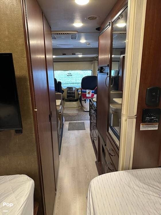 2016 Vegas 24.1 by Thor Motor Coach from Pop RVs in Indianapolis, Indiana