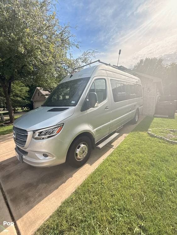 2019 Winnebago Boldt 70KL - Used Class B For Sale by Pop RVs in Mckinney, Texas