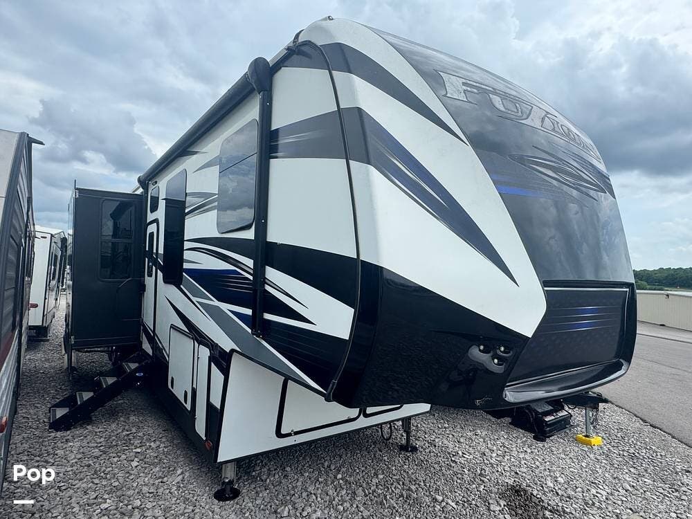 2019 Fuzion 419 by Keystone from Pop RVs in Spring Hill, Tennessee