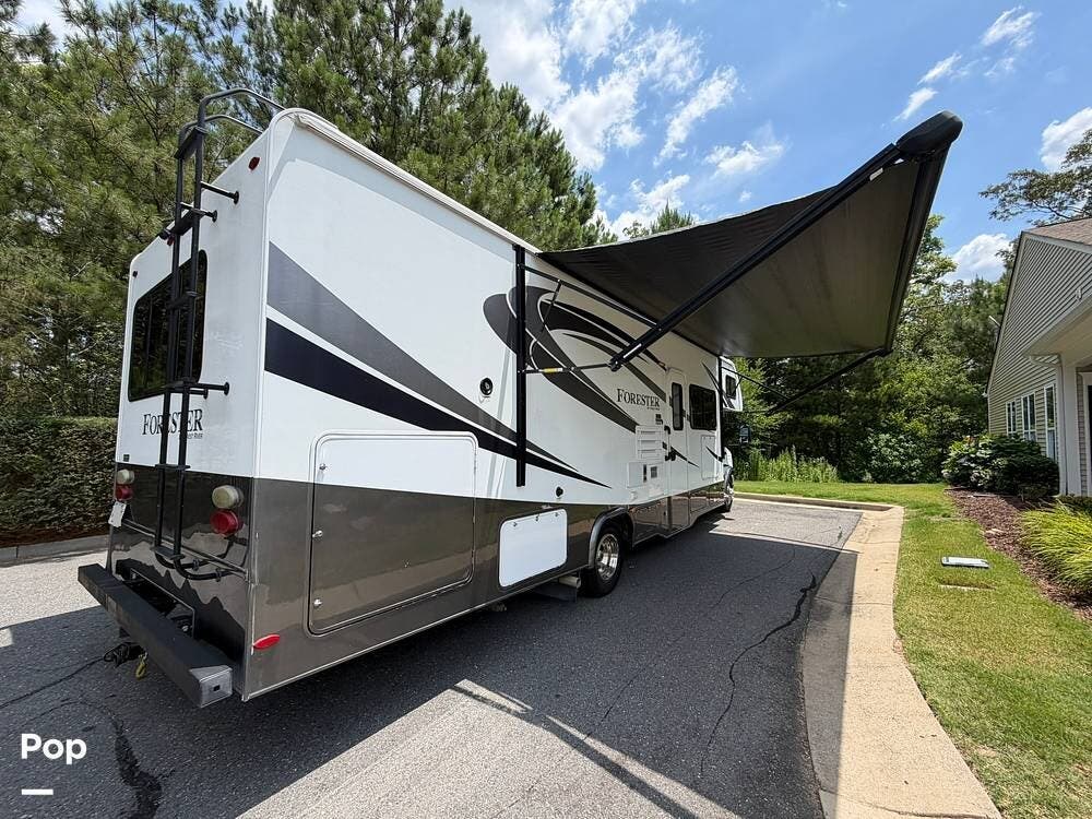 2018 Forest River Forester 3051S - Used Class C For Sale by Pop RVs in Fort Mill, South Carolina features Generator, Slideout, Awning