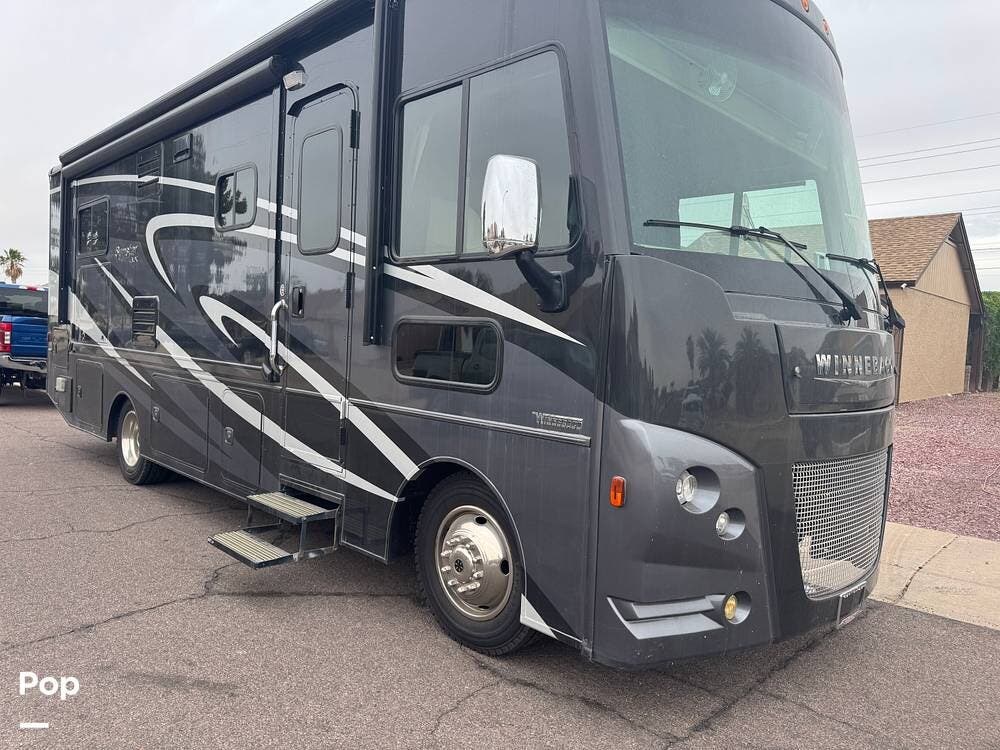 2017 Winnebago Sunstar LX 27N - Used Class A For Sale by Pop RVs in Calhoun, Georgia features Slideout, Awning, Generator, Air Conditioning, Leveling Jacks