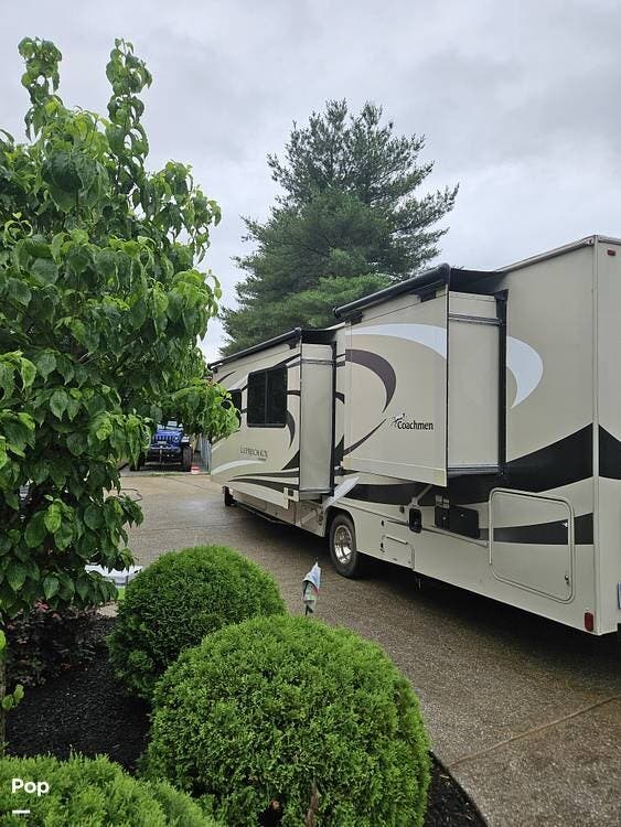 2021 Coachmen Leprechaun 319MB - Used Class C For Sale by Pop RVs in Murfreesboro, Tennessee features Slideout