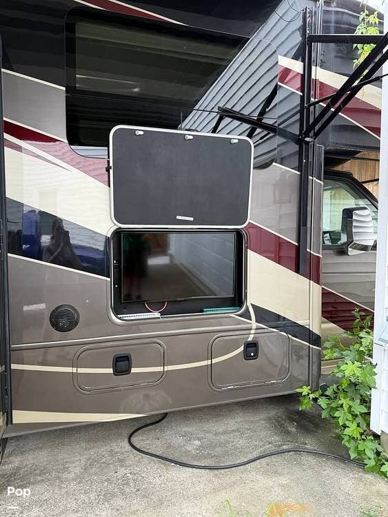 2019 Entegra Coach Esteem Entegra Coach  30X - Used Class A For Sale by Pop RVs in Norfolk, Virginia features Slideout
