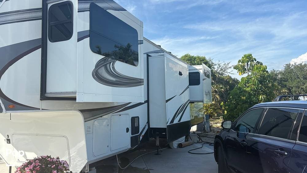 2023 Solitude M-380FL by Grand Design from Pop RVs in Fort Myers, Florida
