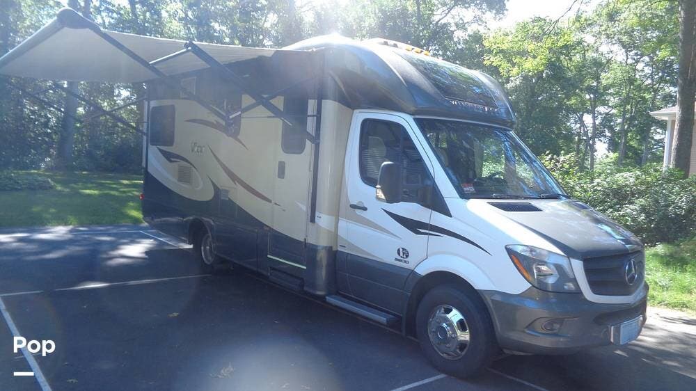 2014 Winnebago View 24G - Used Class C For Sale by Pop RVs in Tiverton, Rhode Island features Slideout
